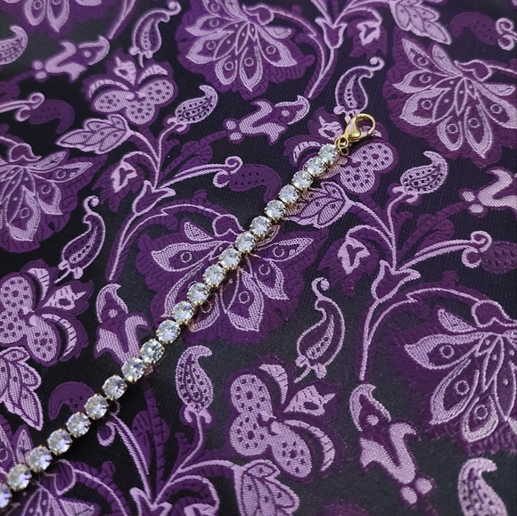 18K Gold Plated Tennis Bracelet 3mm by 18cm( +3 ) - Picture 10 of 13